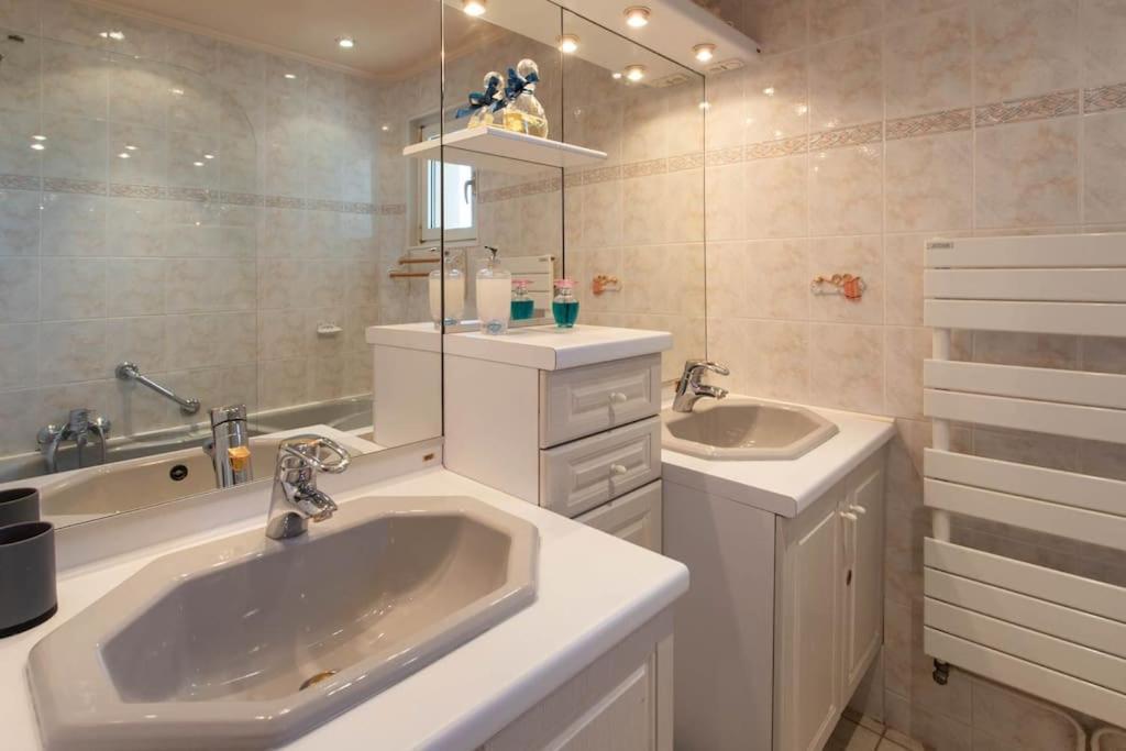 Апартаменти A6- 2 Bdr Incredible Sea View - Ac, Garage & Terrace Антіб Екстер'єр фото